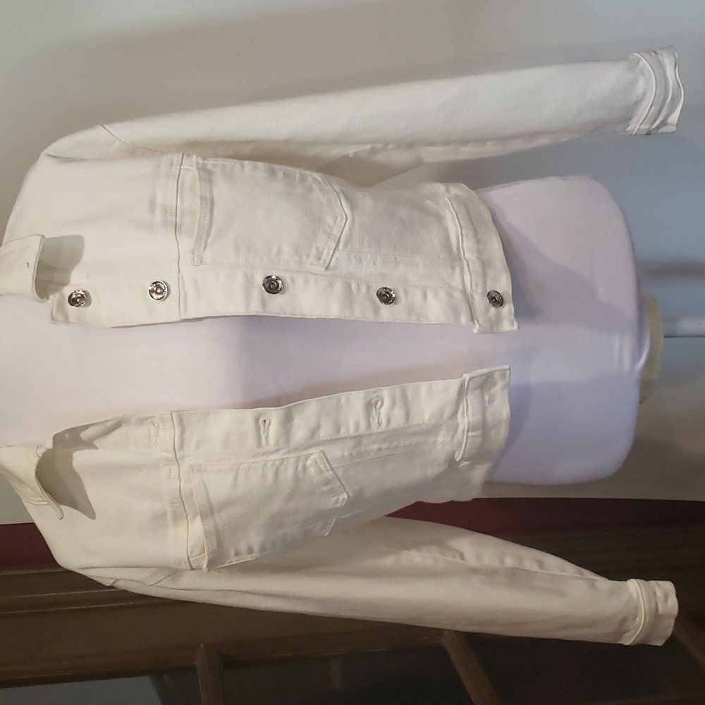 VERO Moda Cloud Dancer Denim Jacket NWT